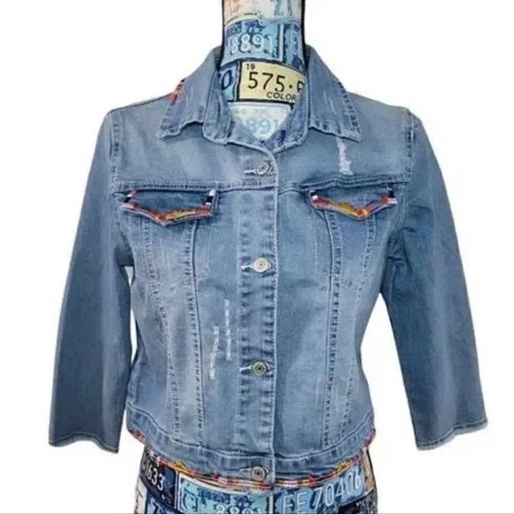 Velzera Light Blue Jean Jacket w/ embroidery size medium so gorgeous NWT